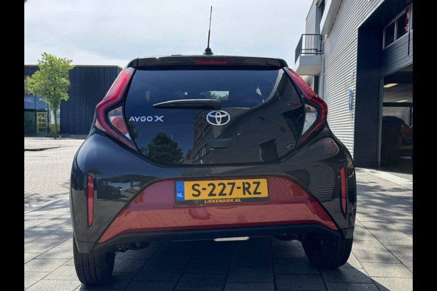 Toyota Aygo X 1.0 VVT-i MT Play Apple CarPlay/Navigatie I Airco I Sport velgen I Achteruitrij camera I 29.000KM Dealer onderhouden
