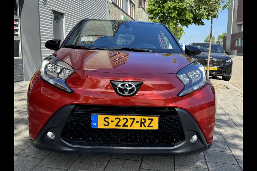 Toyota Aygo X 1.0 VVT-i MT Play Apple CarPlay/Navigatie I Airco I Sport velgen I Achteruitrij camera I 29.000KM Dealer onderhouden