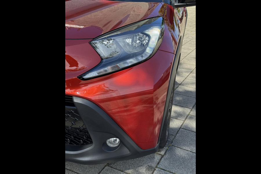 Toyota Aygo X 1.0 VVT-i MT Play Apple CarPlay/Navigatie I Airco I Sport velgen I Achteruitrij camera I 29.000KM Dealer onderhouden
