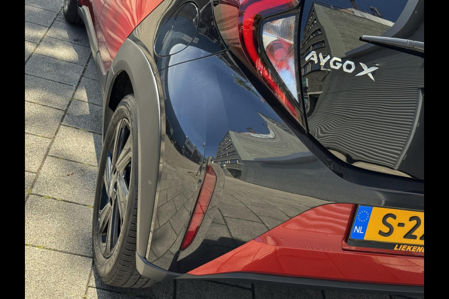 Toyota Aygo X 1.0 VVT-i MT Play Apple CarPlay/Navigatie I Airco I Sport velgen I Achteruitrij camera I 29.000KM Dealer onderhouden