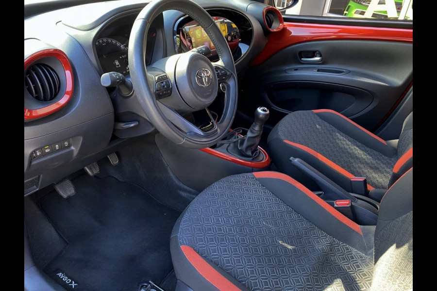 Toyota Aygo X 1.0 VVT-i MT Play Apple CarPlay/Navigatie I Airco I Sport velgen I Achteruitrij camera I 29.000KM Dealer onderhouden