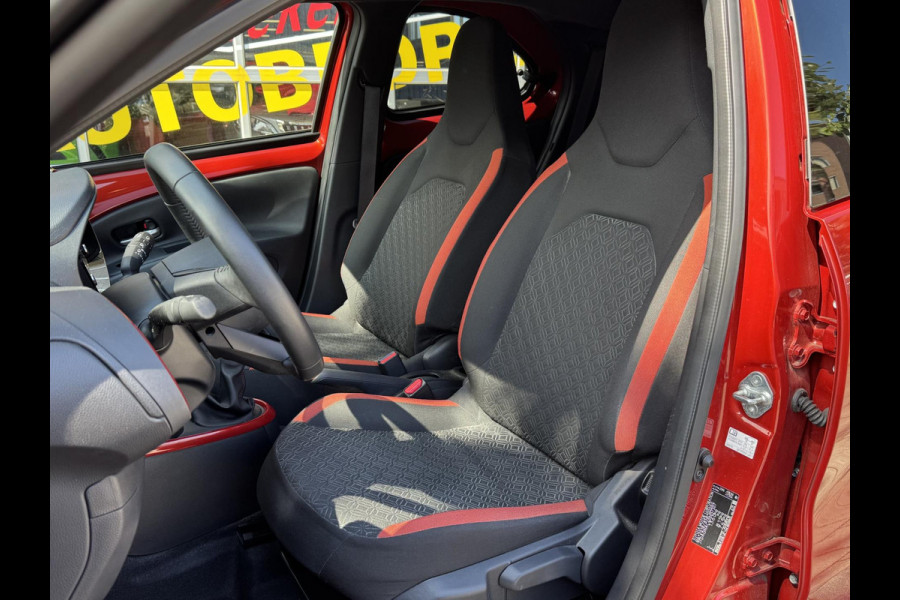 Toyota Aygo X 1.0 VVT-i MT Play Apple CarPlay/Navigatie I Airco I Sport velgen I Achteruitrij camera I 29.000KM Dealer onderhouden