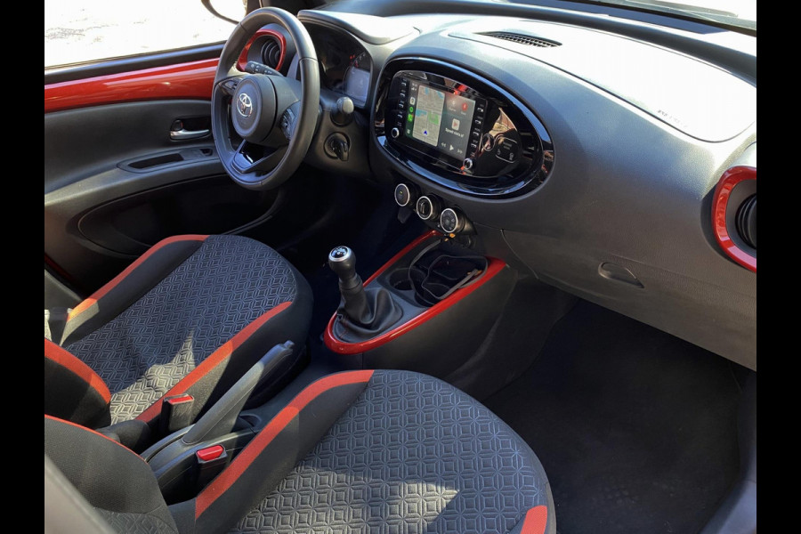 Toyota Aygo X 1.0 VVT-i MT Play Apple CarPlay/Navigatie I Airco I Sport velgen I Achteruitrij camera I 29.000KM Dealer onderhouden