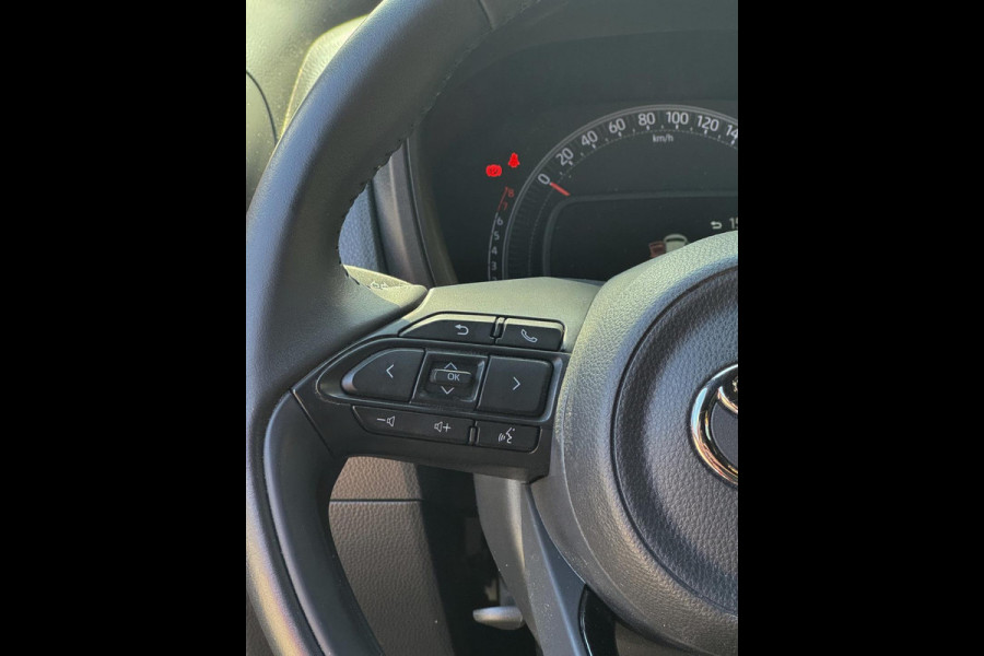 Toyota Aygo X 1.0 VVT-i MT Play Apple CarPlay/Navigatie I Airco I Sport velgen I Achteruitrij camera I 29.000KM Dealer onderhouden