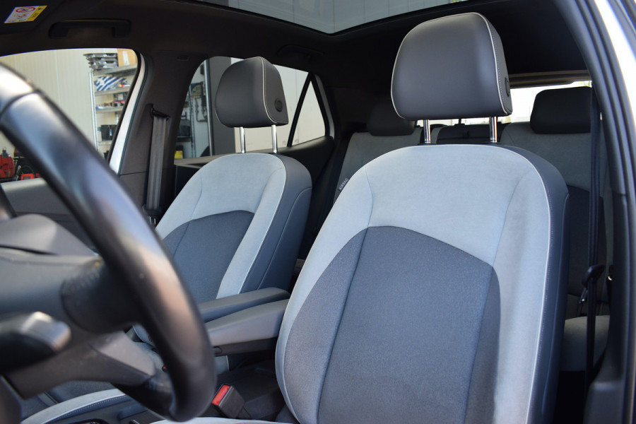 Volkswagen ID.3 First Max 58 kWh | Trekhaak | Pano | HUD | Massage | CarPlay