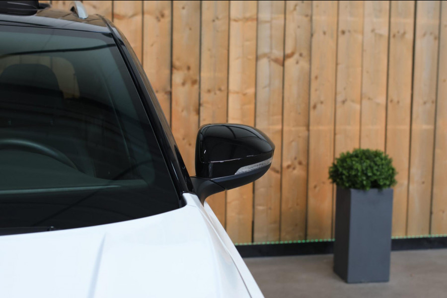 Volkswagen T-Roc 1.5 TSI R-Line *Pano*Camera*Massage*Keyless*DSG*