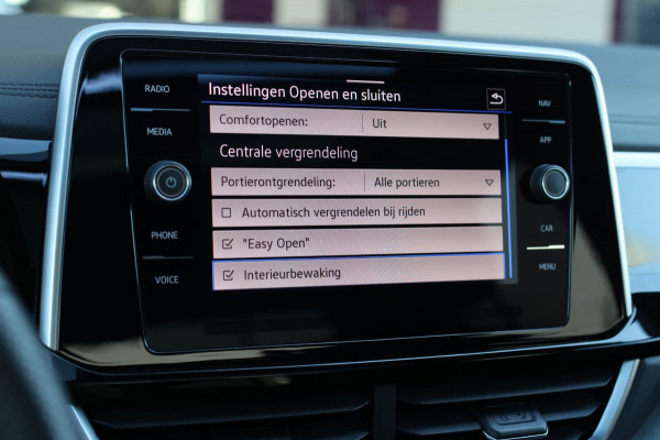 Volkswagen T-Roc 1.5 TSI R-Line *Pano*Camera*Massage*Keyless*DSG*