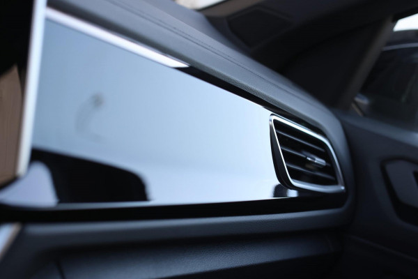 Volkswagen T-Roc 1.5 TSI R-Line *Pano*Camera*Massage*Keyless*DSG*