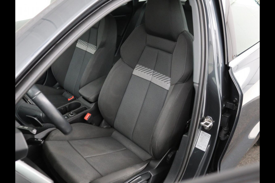 Audi A3 Sportback 30 TFSI Business edition Automaat | Trekhaak | Navigatie | Appel CarPlay | Cruise Control | DAB | LED | LMV