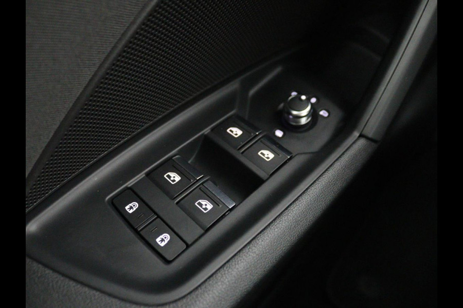 Audi A3 Sportback 30 TFSI Business edition Automaat | Trekhaak | Navigatie | Appel CarPlay | Cruise Control | DAB | LED | LMV