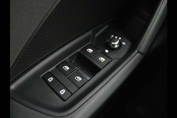 Audi A3 Sportback 30 TFSI Business edition Automaat | Trekhaak | Navigatie | Appel CarPlay | Cruise Control | DAB | LED | LMV