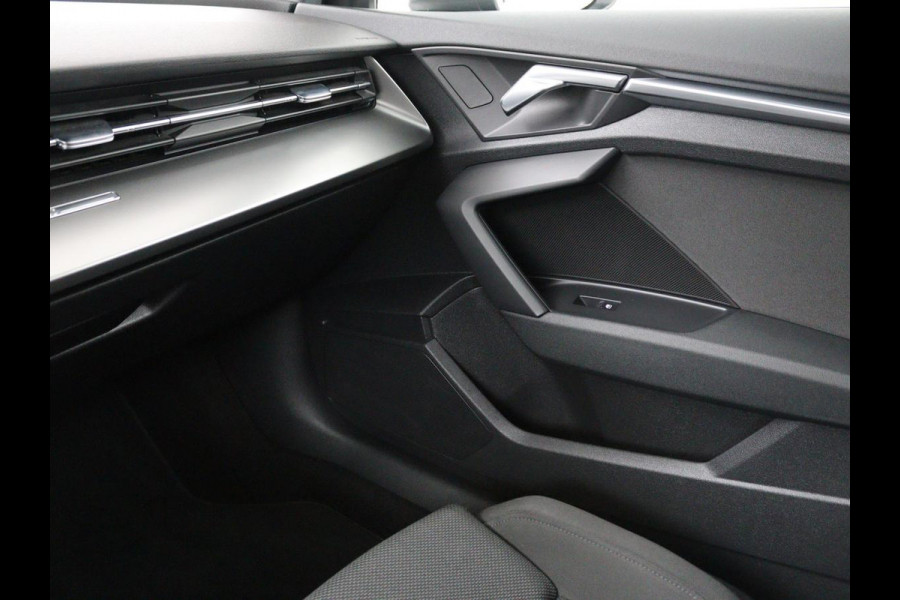 Audi A3 Sportback 30 TFSI Business edition Automaat | Trekhaak | Navigatie | Appel CarPlay | Cruise Control | DAB | LED | LMV