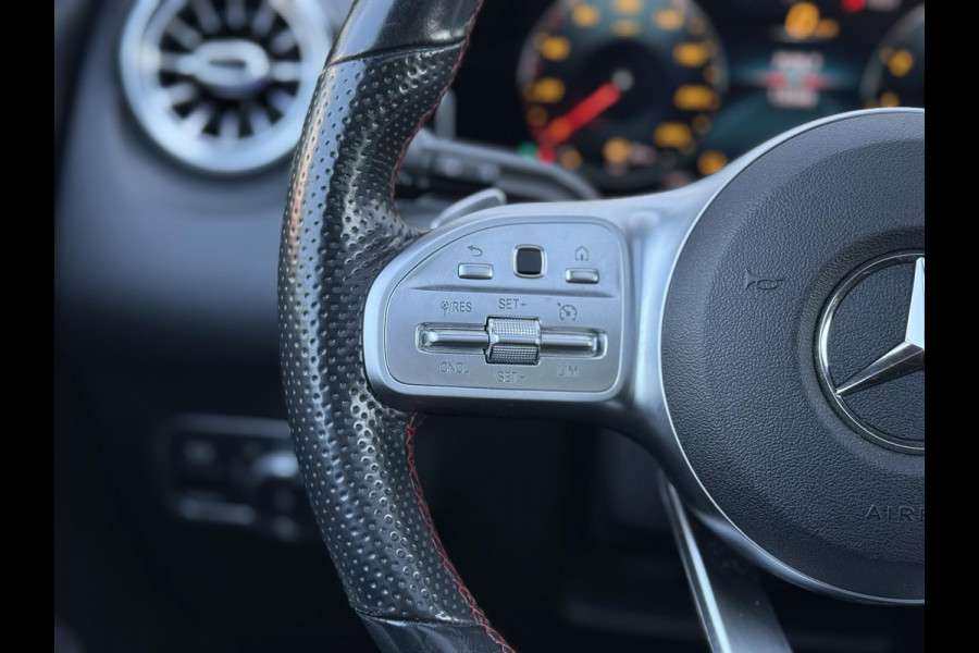 Mercedes-Benz Glb 200 Business Solution AMG 7p. Pano|Trekhaak|Sfeer|Advanced sound