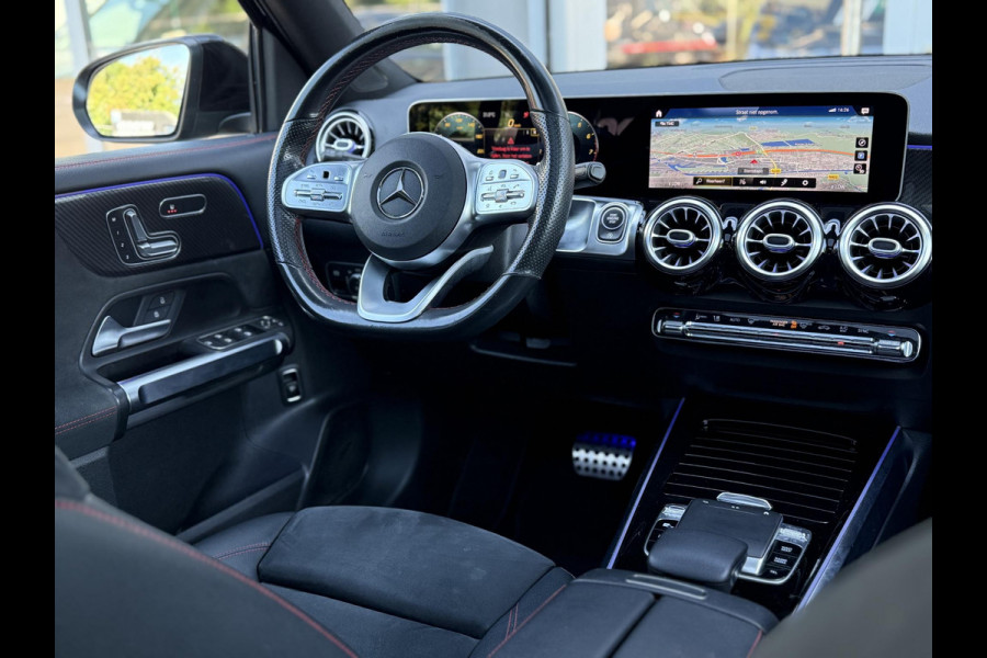 Mercedes-Benz Glb 200 Business Solution AMG 7p. Pano|Trekhaak|Sfeer|Advanced sound