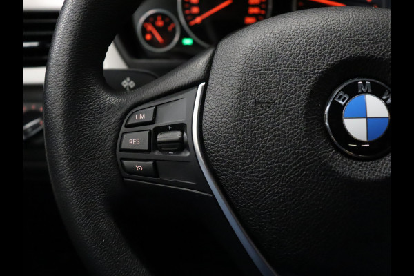 BMW 3 Serie 318i Executive [LED, NAVIGATIE, CRUISE CONTROL, CLIMATE CONTROL, PDC ACHTER, BLUETOOTH TELEFOONVOORBEREIDING, NAVIGATIE, NIEUWSTAAT]