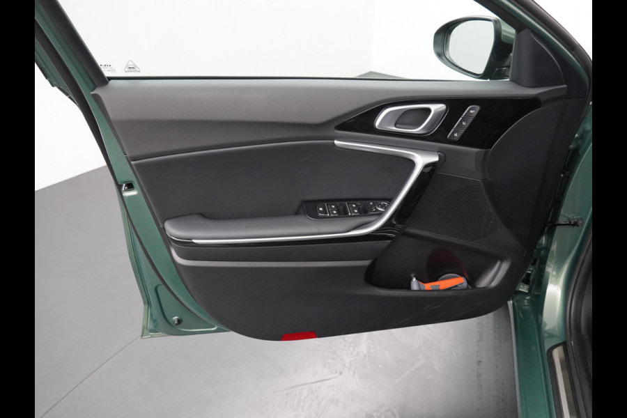 Kia Ceed Sportswagon 1.6 GDI PHEV ExecutiveLine Apple Carplay/ Android Auto - Cruise Control adaptief - Navigatie - Stoel/stuur verwarming - Panoramadak Fabrieksgarantie tot 03-2031