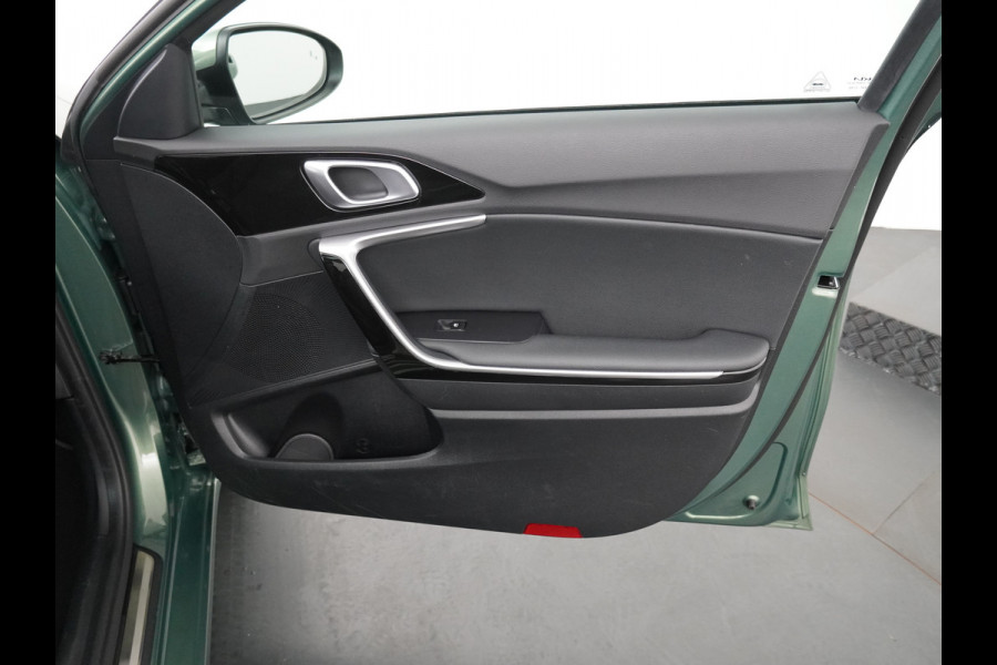 Kia Ceed Sportswagon 1.6 GDI PHEV ExecutiveLine Apple Carplay/ Android Auto - Cruise Control adaptief - Navigatie - Stoel/stuur verwarming - Panoramadak Fabrieksgarantie tot 03-2031