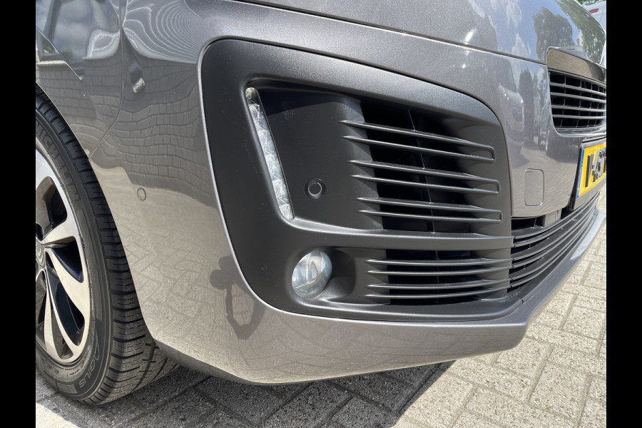 Citroën Jumpy 2.0 BlueHDI 180pk automaat Business XL L3H1 DC 5 persoons S&S / € 29.950 marge / vrij van btw / euro 6 diesel / airco / cruise / navi / camera / leer / trekhaak / rolstoel lift