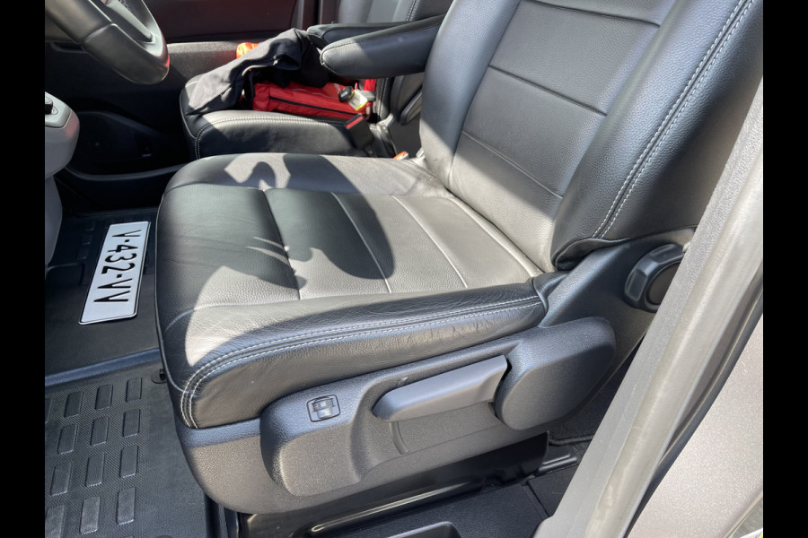 Citroën Jumpy 2.0 BlueHDI 180pk automaat Business XL L3H1 DC 5 persoons S&S / € 29.950 marge / vrij van btw / euro 6 diesel / airco / cruise / navi / camera / leer / trekhaak / rolstoel lift