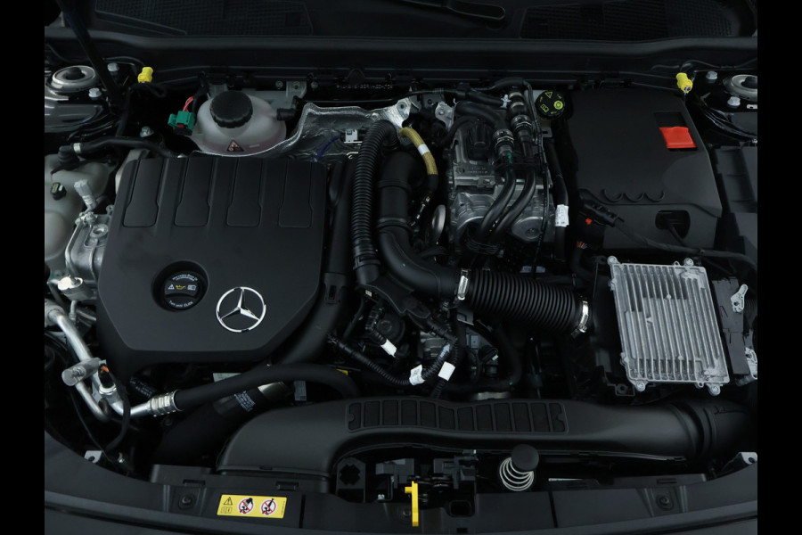 Mercedes-Benz CLA-Klasse Shooting Brake 250 e AMG Plug-In Hybride | 5 spaaks lichtmetalen velgen | Navigatie | Wide screen | Parking support met camera achter | Inclusief 24 maanden Mercedes-Benz Certified garantie voor Europa.