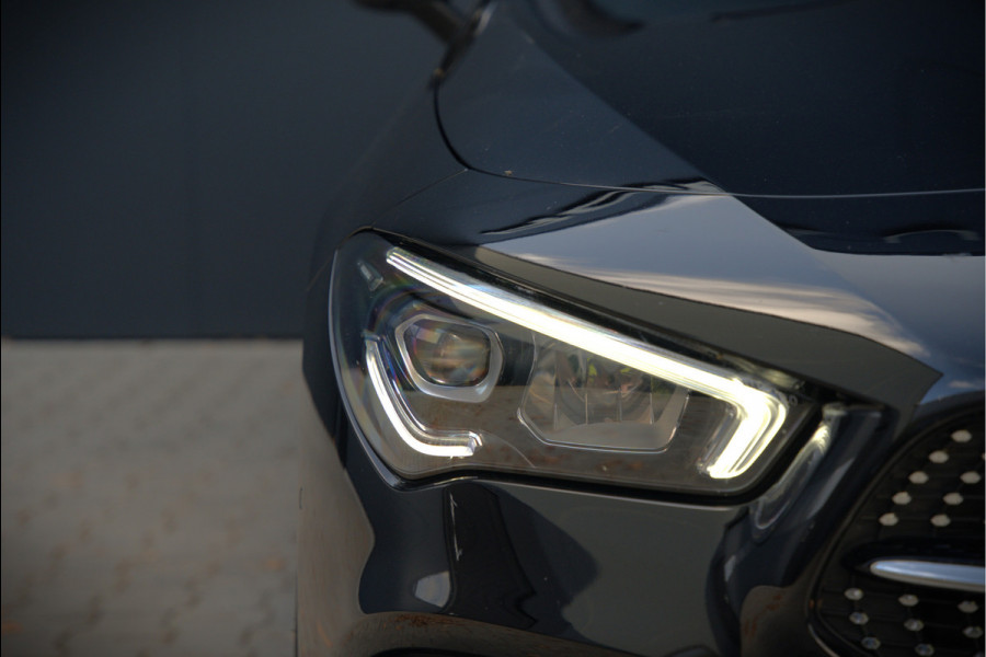 Mercedes-Benz CLA-Klasse Shooting Brake 250 e AMG Line | Panoramadak | Stoelverwarming | Cruise Control | Camera | Apple Carplay | Ambiance Verlichting | Night Pakket | Keyless | Dealer Onderhouden | Dodehoekdetectie