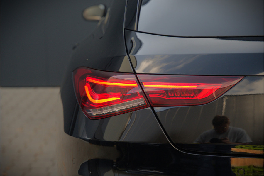 Mercedes-Benz CLA-Klasse Shooting Brake 250 e AMG Line | Panoramadak | Stoelverwarming | Cruise Control | Camera | Apple Carplay | Ambiance Verlichting | Night Pakket | Keyless | Dealer Onderhouden | Dodehoekdetectie