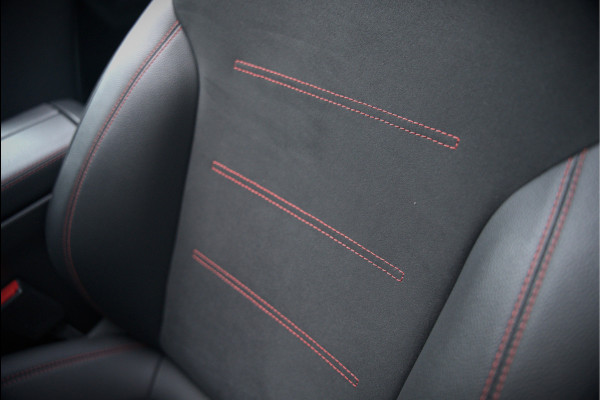 Mercedes-Benz CLA-Klasse Shooting Brake 250 e AMG Line | Panoramadak | Stoelverwarming | Cruise Control | Camera | Apple Carplay | Ambiance Verlichting | Night Pakket | Keyless | Dealer Onderhouden | Dodehoekdetectie