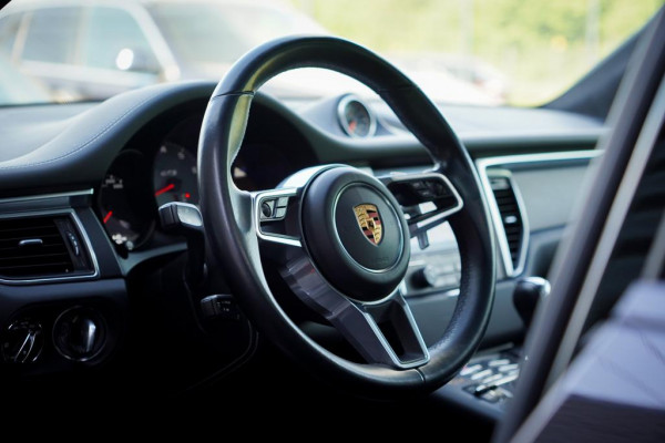 Porsche Macan 3.0 GTS / Pano / Leder / Luchtvering / NL Auto / 21''