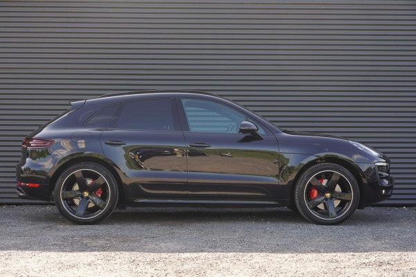 Porsche Macan 3.0 GTS / Pano / Leder / Luchtvering / NL Auto / 21''