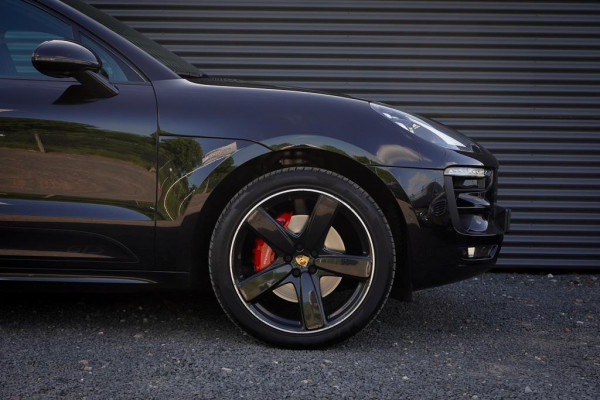 Porsche Macan 3.0 GTS / Pano / Leder / Luchtvering / NL Auto / 21''
