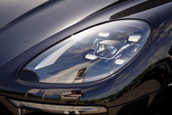 Porsche Macan 3.0 GTS / Pano / Leder / Luchtvering / NL Auto / 21''
