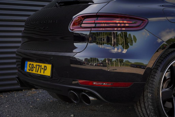 Porsche Macan 3.0 GTS / Pano / Leder / Luchtvering / NL Auto / 21''