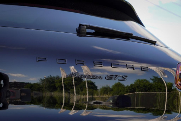 Porsche Macan 3.0 GTS / Pano / Leder / Luchtvering / NL Auto / 21''