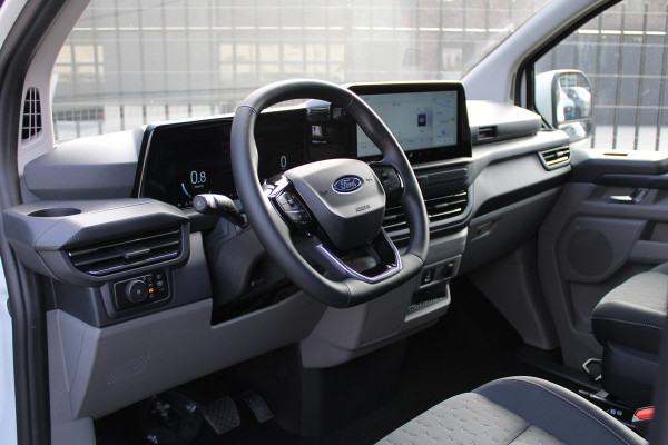 Ford Transit Custom 320 2.0 TDCI L2H1 Limited DC 170pk - Adaptive Cruise - Navi - 2x Schuifdeur - Verwarmd stuur - 70l tank - 17" LM velgen - Rijkla