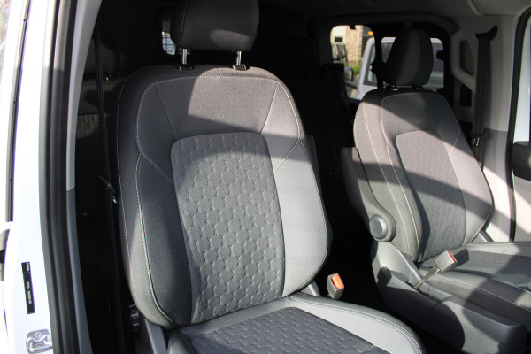 Ford Transit Custom 320 2.0 TDCI L2H1 Limited DC 170pk - Adaptive Cruise - Navi - 2x Schuifdeur - Verwarmd stuur - 70l tank - 17" LM velgen - Rijkla