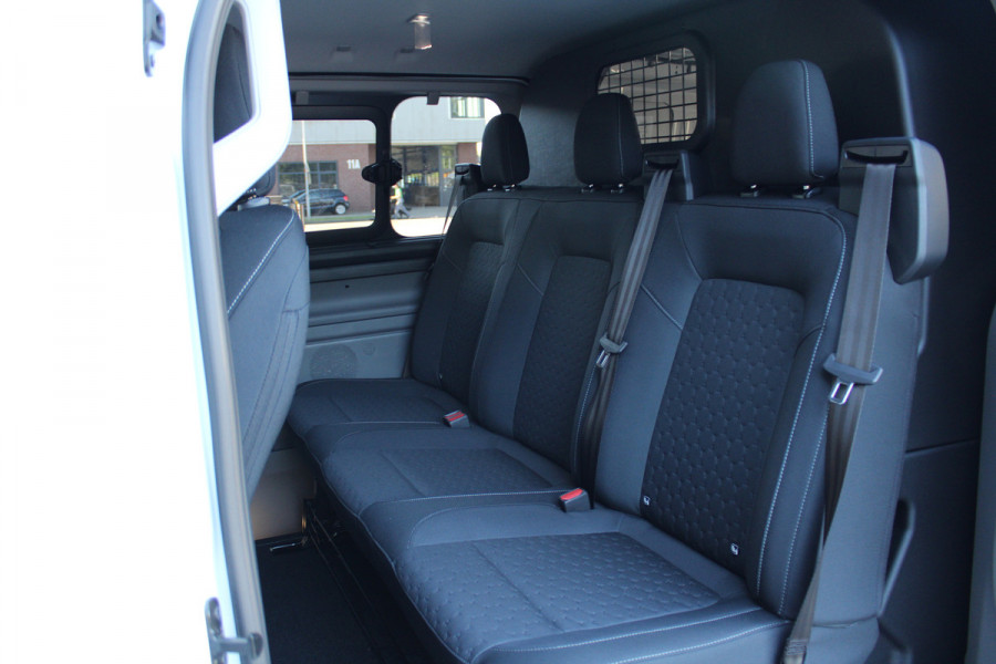 Ford Transit Custom 320 2.0 TDCI L2H1 Limited DC 170pk - Adaptive Cruise - Navi - 2x Schuifdeur - Verwarmd stuur - 70l tank - 17" LM velgen - Rijkla