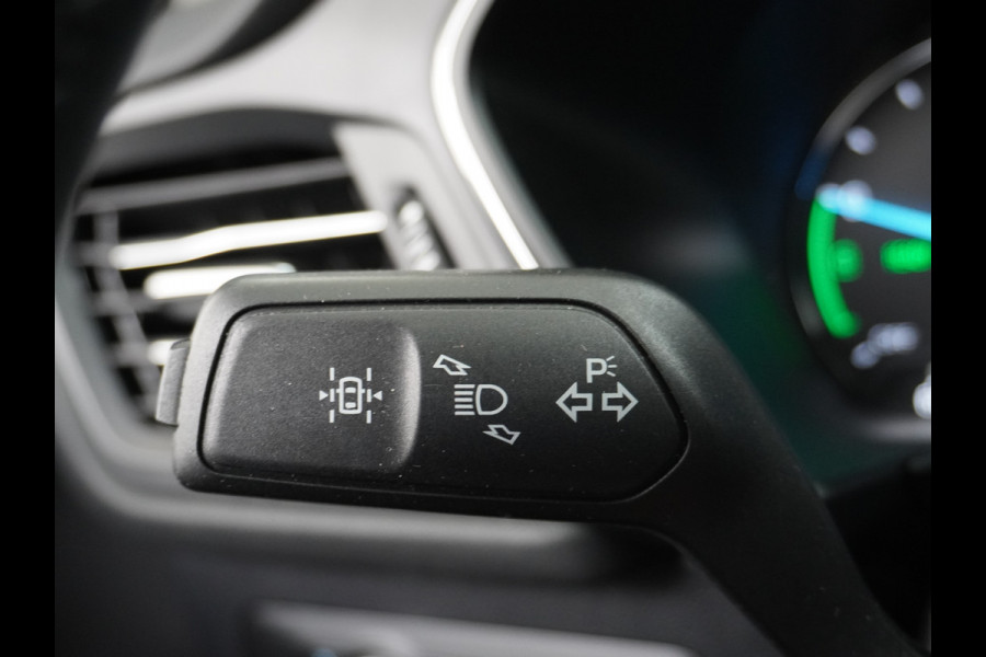Ford Kuga 2.5 PHEV 225pk Aut. Hybride Navi Camera Apple Carplay Android Ford-Connect PDC a+v 18" DAB Dual-ECC Stoelverwarmd Cruise Control Led Bluetooth Active Braking/Pre-Collision Assist Lane Assist en Road Edge Detection Voicecontrol EURO 6