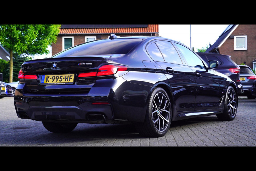 BMW 5 Serie M550i xDrive High Executive | Massage | Driving Assistant Professional | Softclose | Panorama | Head up | BMW LASER