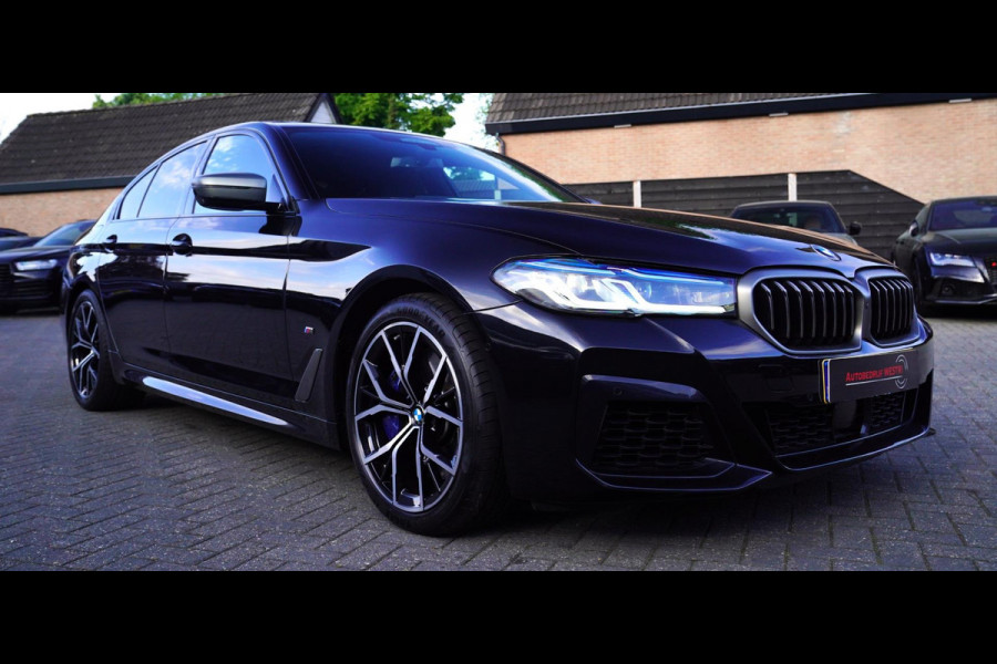 BMW 5 Serie M550i xDrive High Executive | Massage | Driving Assistant Professional | Softclose | Panorama | Head up | BMW LASER