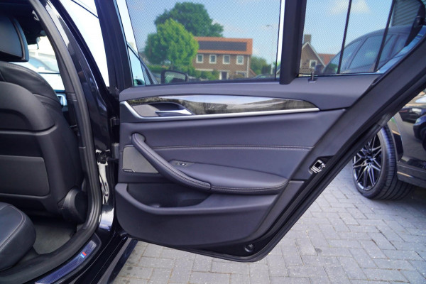BMW 5 Serie M550i xDrive High Executive | Massage | Driving Assistant Professional | Softclose | Panorama | Head up | BMW LASER