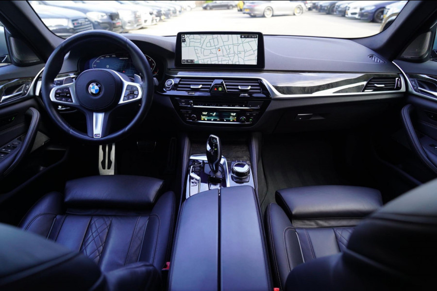 BMW 5 Serie M550i xDrive High Executive | Massage | Driving Assistant Professional | Softclose | Panorama | Head up | BMW LASER