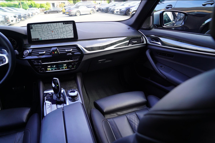 BMW 5 Serie M550i xDrive High Executive | Massage | Driving Assistant Professional | Softclose | Panorama | Head up | BMW LASER
