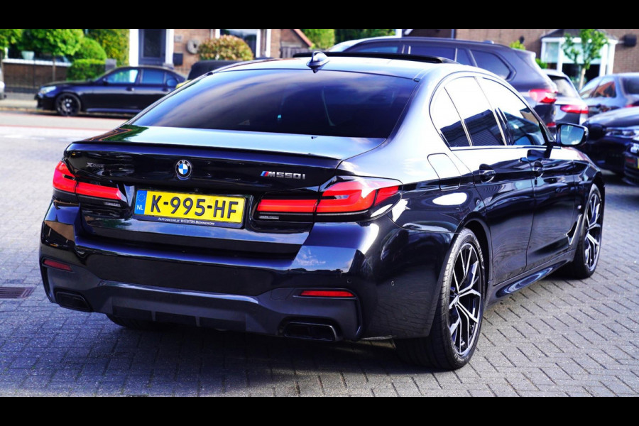 BMW 5 Serie M550i xDrive High Executive | Massage | Driving Assistant Professional | Softclose | Panorama | Head up | BMW LASER