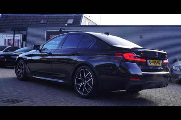 BMW 5 Serie M550i xDrive High Executive | Massage | Driving Assistant Professional | Softclose | Panorama | Head up | BMW LASER