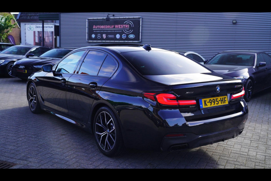 BMW 5 Serie M550i xDrive High Executive | Massage | Driving Assistant Professional | Softclose | Panorama | Head up | BMW LASER