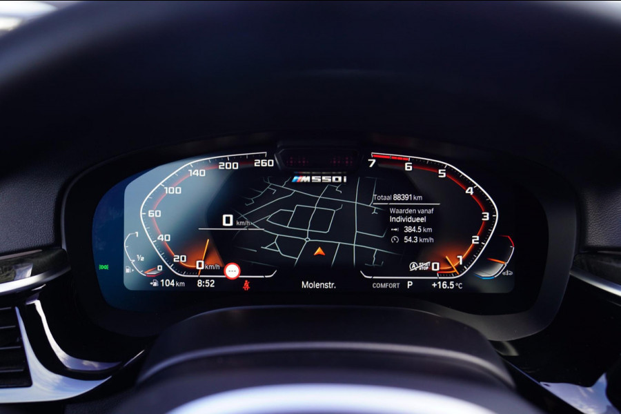 BMW 5 Serie M550i xDrive High Executive | Massage | Driving Assistant Professional | Softclose | Panorama | Head up | BMW LASER