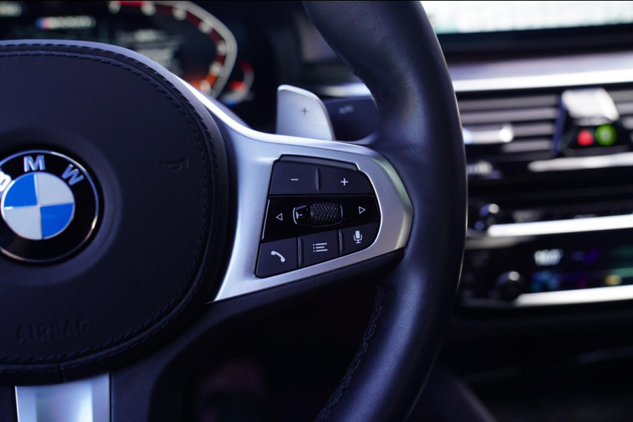 BMW 5 Serie M550i xDrive High Executive | Massage | Driving Assistant Professional | Softclose | Panorama | Head up | BMW LASER