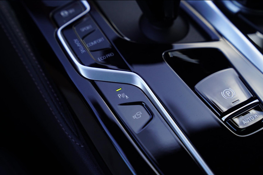 BMW 5 Serie M550i xDrive High Executive | Massage | Driving Assistant Professional | Softclose | Panorama | Head up | BMW LASER