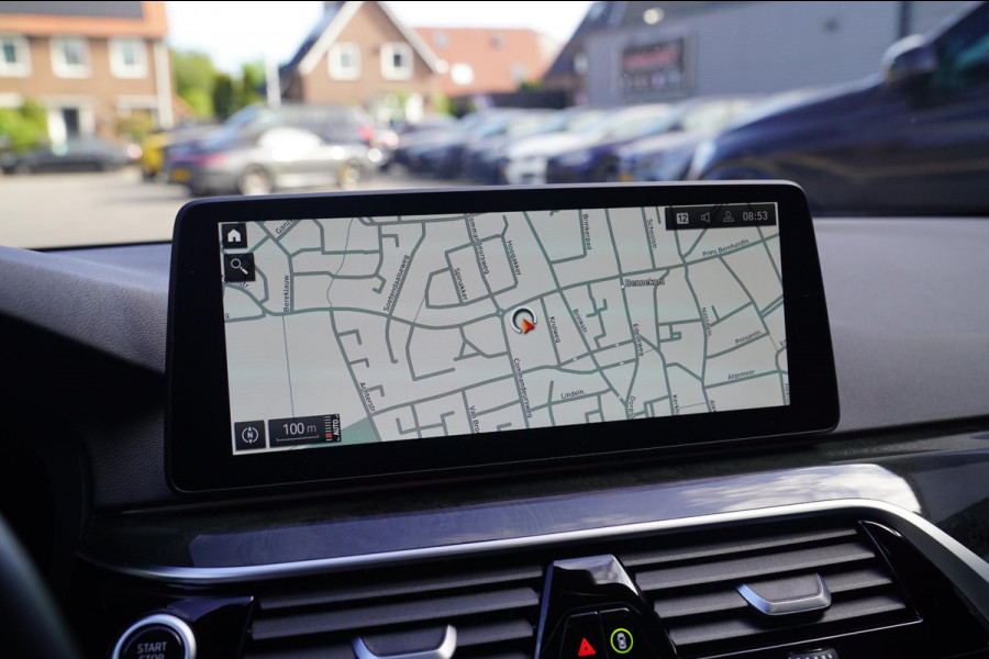 BMW 5 Serie M550i xDrive High Executive | Massage | Driving Assistant Professional | Softclose | Panorama | Head up | BMW LASER