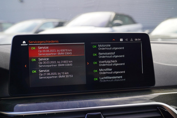 BMW 5 Serie M550i xDrive High Executive | Massage | Driving Assistant Professional | Softclose | Panorama | Head up | BMW LASER